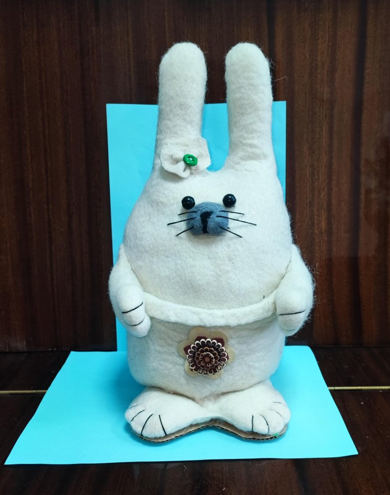 Зайка валяный декоративный